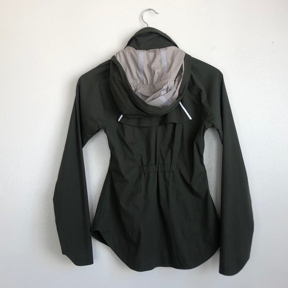 Athleta Rain Runner Jacket in Forest Green - Picture 4 of 5